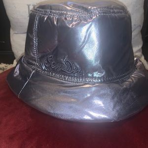 Women’s Reversible Puffer Hat